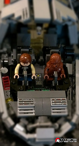 Illustration for article titled El interior del Halcón Milenario hecho de LEGO es una obra de arte